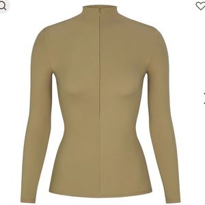 Skims Fits Everybody half zip Long sleeve size 2x